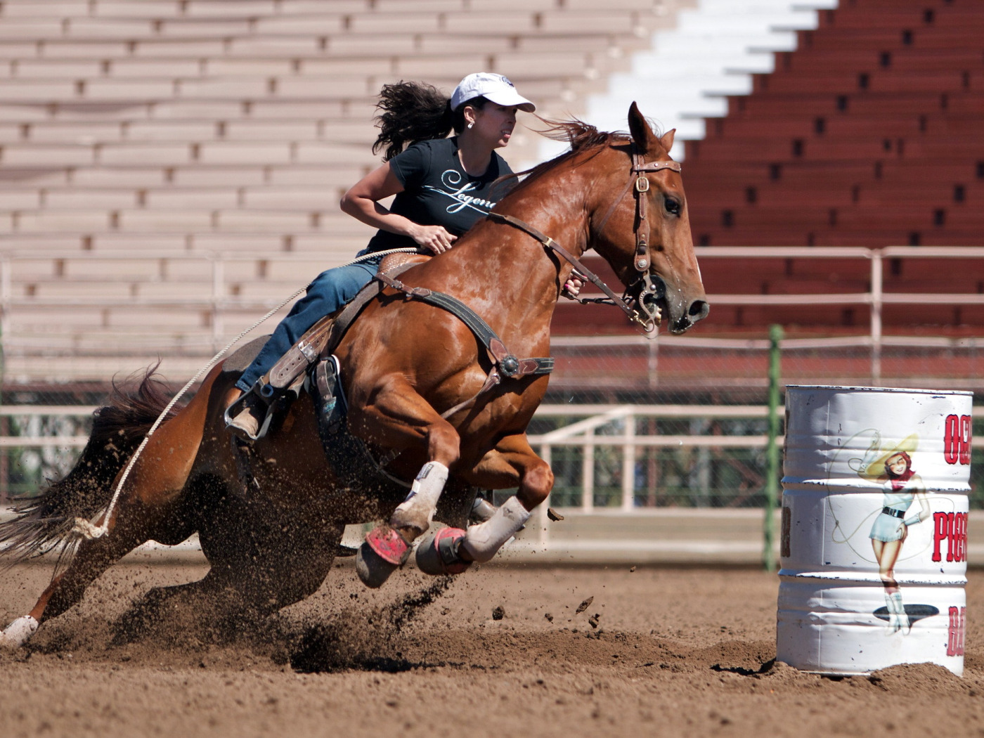 Скачать обои девушка, конь, спорт, раздел спорт в разрешении 1400x1050.