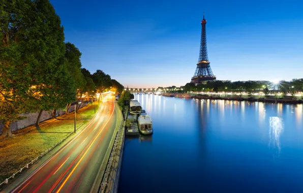Картинка дорога, деревья, река, Франция, Париж, лодки, выдержка, Сена, Эйфелева башня, Paris, France, Eiffel Tower, La …