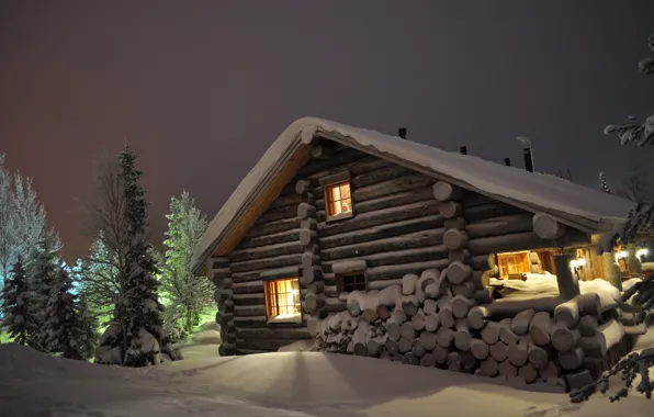 Картинка снег, ночь, дом, Зима, ели, сугробы, дрова, ёлки, дача, бревенчатый