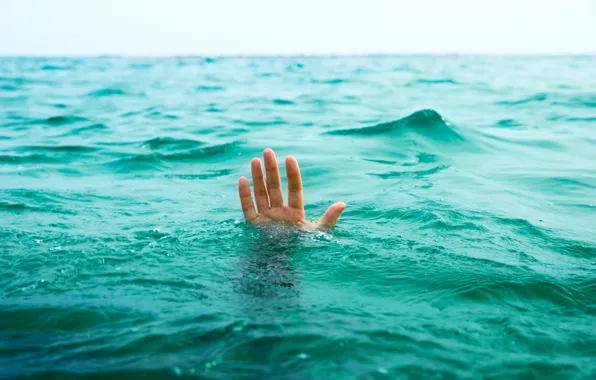 Картинка море, вода, жизнь, ситуации, океан, рука, помощь, парень, тонет, смерт