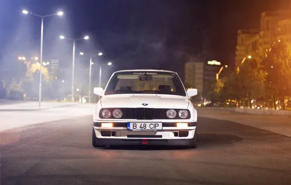 Картинка белый, ночь, улица, бмв, BMW, white, блик, E30, Sedan, 3 Series
