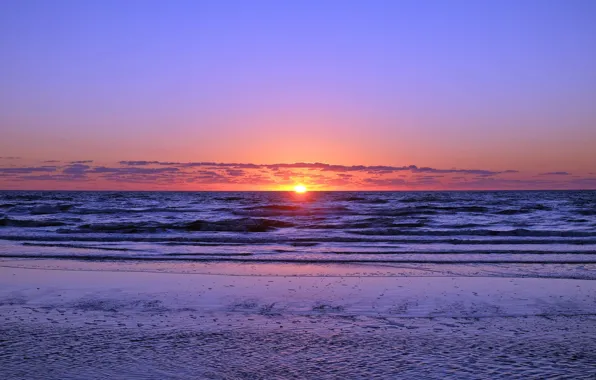 Картинка waves, beach, seascape, clouds, morning, sunrise, dawn, seaside, horizon, wind