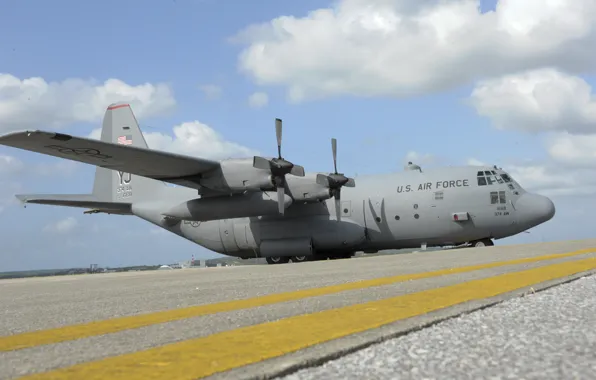 Картинка облака, самолет, аэродром, Lockheed, военно-транспортный, Hercules, C-130, US Air Force, Kadena AFB