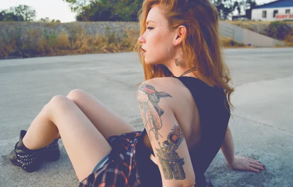 Картинка girl, woman, model, tattoo, redhead, tattoos, Hattie Watson, female, sitting, earring, tats