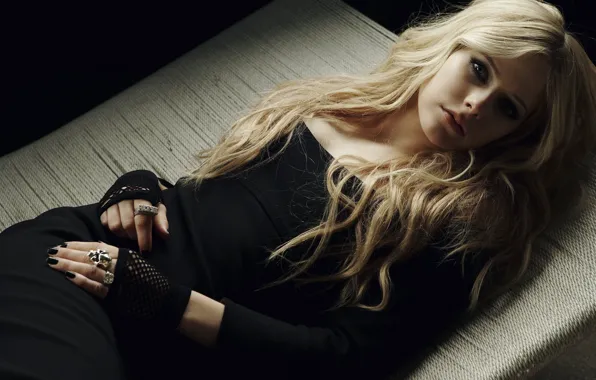Картинка Avril, отдыхает, Lavigne