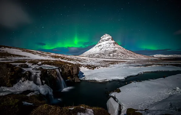 Картинка зима, снег, ночь, скалы, гора, водопад, северное сияние, вулкан, Исландия, Kirkjufell, Январь