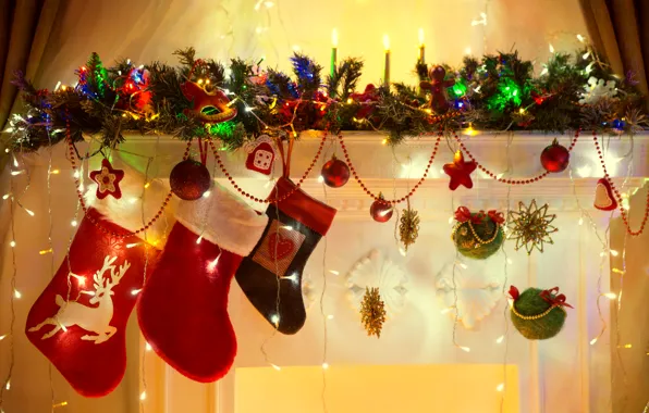 Картинка шары, свечи, Рождество, Новый год, бусы, гирлянда, Christmas, Winter, decoration, New year, candle, garland, валенки, …