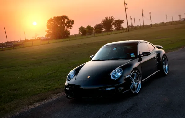Картинка солнце, газон, чёрный, 911, 997, Porsche, порше, black, блик, front, Turbo