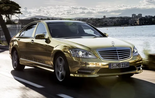 Картинка небо, Mercedes-Benz, Мерседес, золотой, седан, передок, спец.версия, S-Klasse, Festival de Cannes