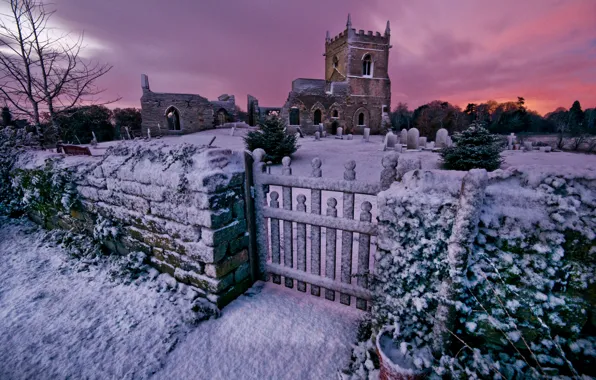 Картинка зима, закат, вечер, церковь, кладбище, руины, погост