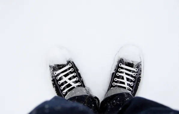 Картинка снег, обувь, кеды