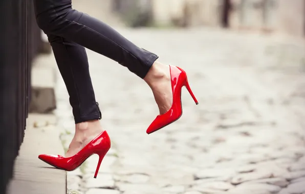 Картинка red, woman, jeans, heels