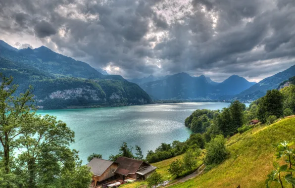 Картинка облака, деревья, горы, озеро, дома, Швейцария, Альпы, Switzerland, Alps, озеро Валензе, Lake Walensee