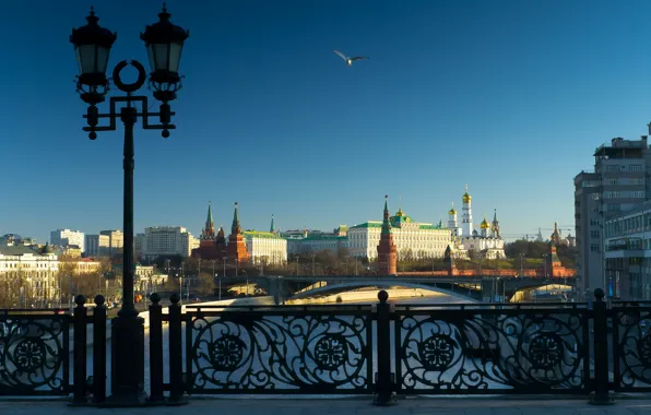 Картинка мост, река, фонарь, Москва, Кремль, Россия, Москва-река, Патриарший мост