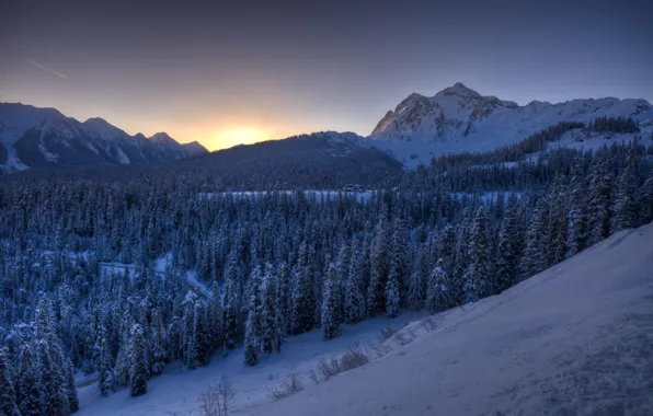 Картинка зима, лес, снег, горы, рассвет