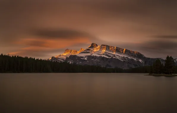 Картинка лес, небо, облака, отражения, горы, озеро, Канада, Национальный парк Банф, Jack Lake