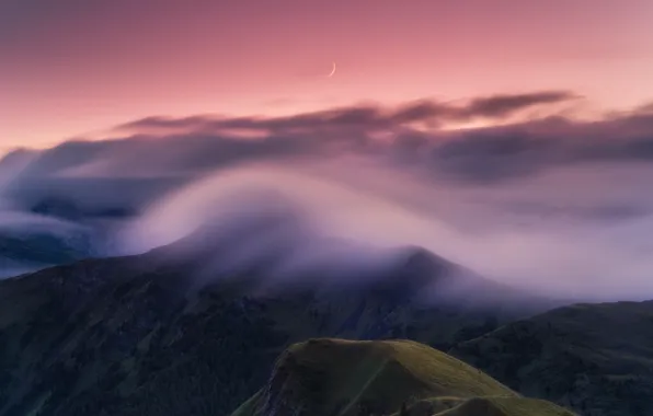 Картинка горы, туман, месяц, вечер