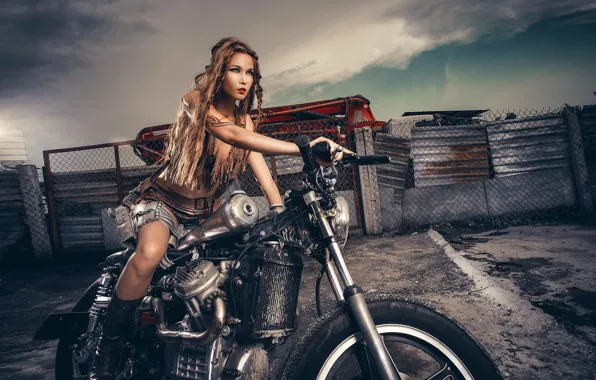 Картинка девушка, пистолет, мотоцикл
