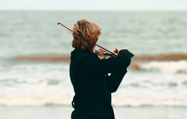 Картинка море, пляж, музыка, скрипка, музыкант, пальто, скрипка лук