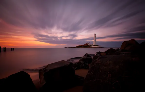 Картинка море, закат, камни, побережье, маяк, остров, Англия, горизонт, штиль, St. Marys Lighthouse