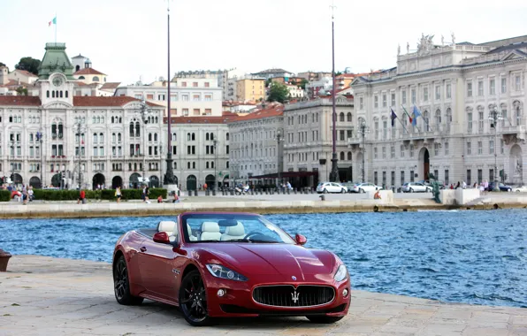 Картинка город, фото, Maserati, вишневый, кабриолет, автомобиль, спереди, 2011, GranCabrio Sport