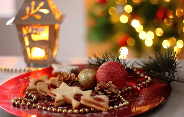 Картинка шары, Новый Год, печенье, тарелка, Рождество, фонарик, шишки, выпечка, праздники, новогоднее