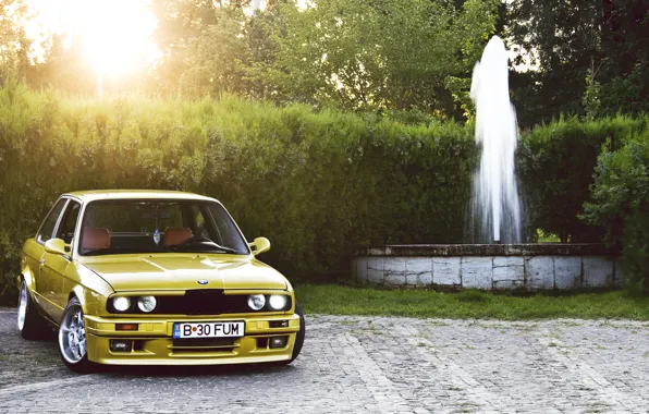 Картинка жёлтый, бмв, BMW, фонтан, yellow, Coupe, E30, 3 Series
