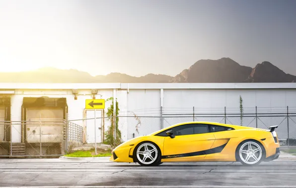 Картинка горы, стена, Lamborghini, Superleggera, Gallardo, блик, жёлтая, ламборджини, yellow, дорожный знак, ламборгини, галлардо, суперлегера