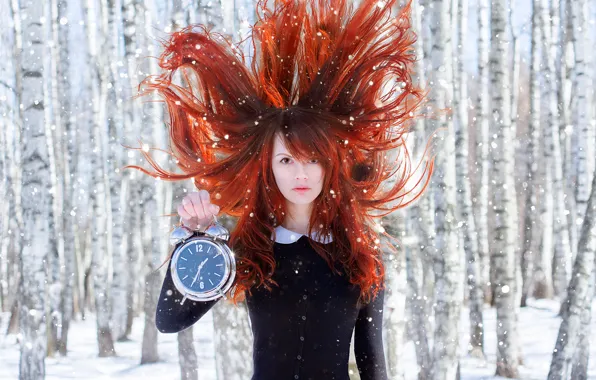 Картинка лес, снег, волосы, часы, будильник, рыжеволосая девушка, Spring Time