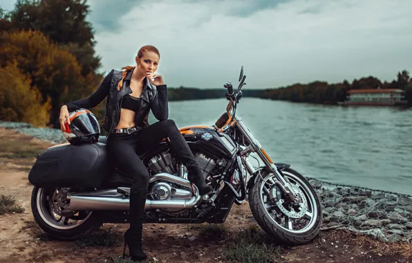 Картинка девушка, мотоцикл, Harley Davidson, Россия