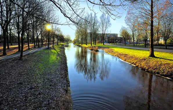 Картинка солнце, деревья, закат, город, отражение, дома, канал, амстердам, nederland, amsterdam, нидерланды