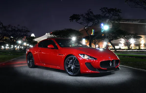 Картинка Maserati, light, red, night, front, street, granturismo, mc stradale