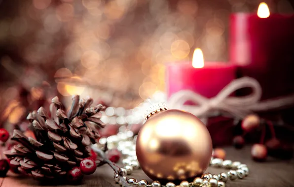 Картинка зима, игрушка, шар, свечи, шарик, размытость, Новый Год, Рождество, золотой, шишка, Christmas, праздники, New Year, …
