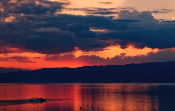 Картинка twilight, sunset, clouds, lake, hills, dusk, boat, silhouettes