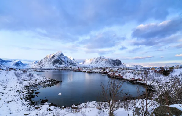 Картинка зима, море, снег, горы, дома, Норвегия, поселок, Лофотен