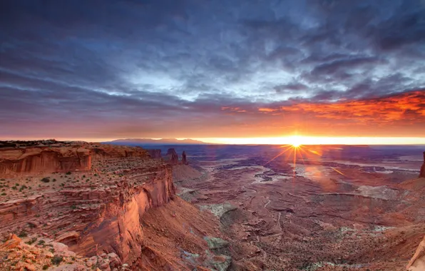 Картинка небо, солнце, скалы, пустыня, утро, каньон, Юта, сша, Canyonlands National Park, Каньонлендс национальный парк