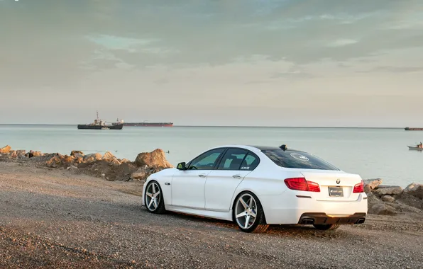 Картинка белый, бмв, BMW, white, wheels, F10, 550i, 5 серия, rearside