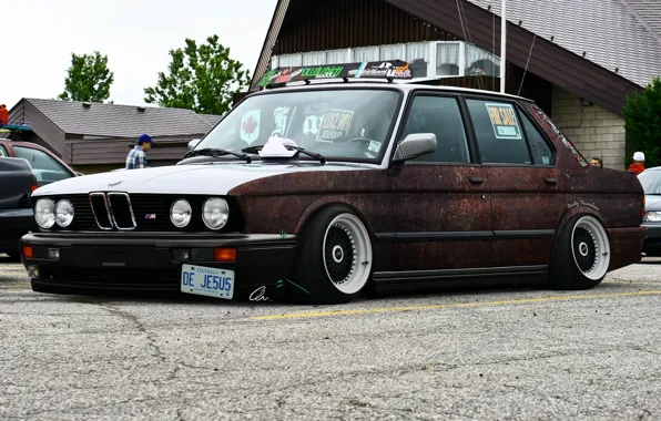 Картинка BMW, ржавчина, парковка, low, stance works, old auto