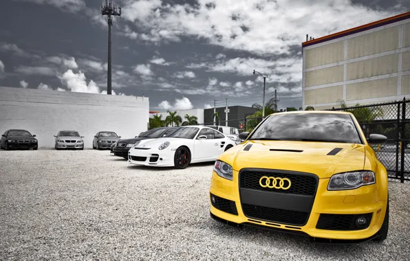 Картинка машины, Audi, жёлтая, строй