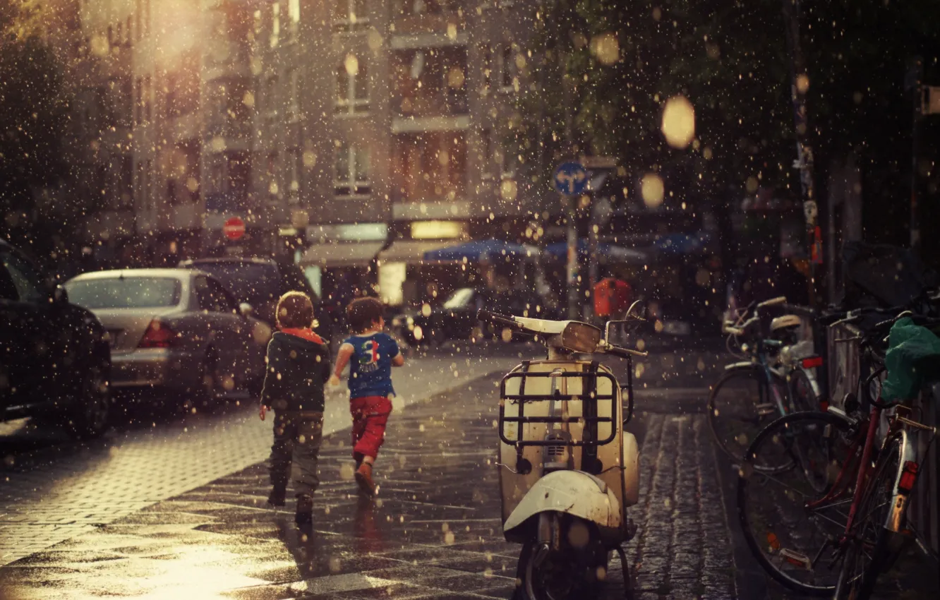 Фото обои лето, асфальт, капли, дети, дождь, настроение, обои, улица, дороги, ливень, wallpapers, тротуары