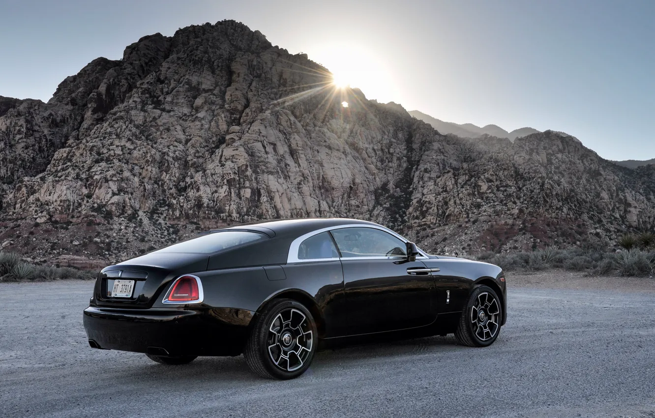 Фото обои солнце, лучи, черный, Rolls-Royce, автомобиль, роллс-ройс, Wraith, Black Badge