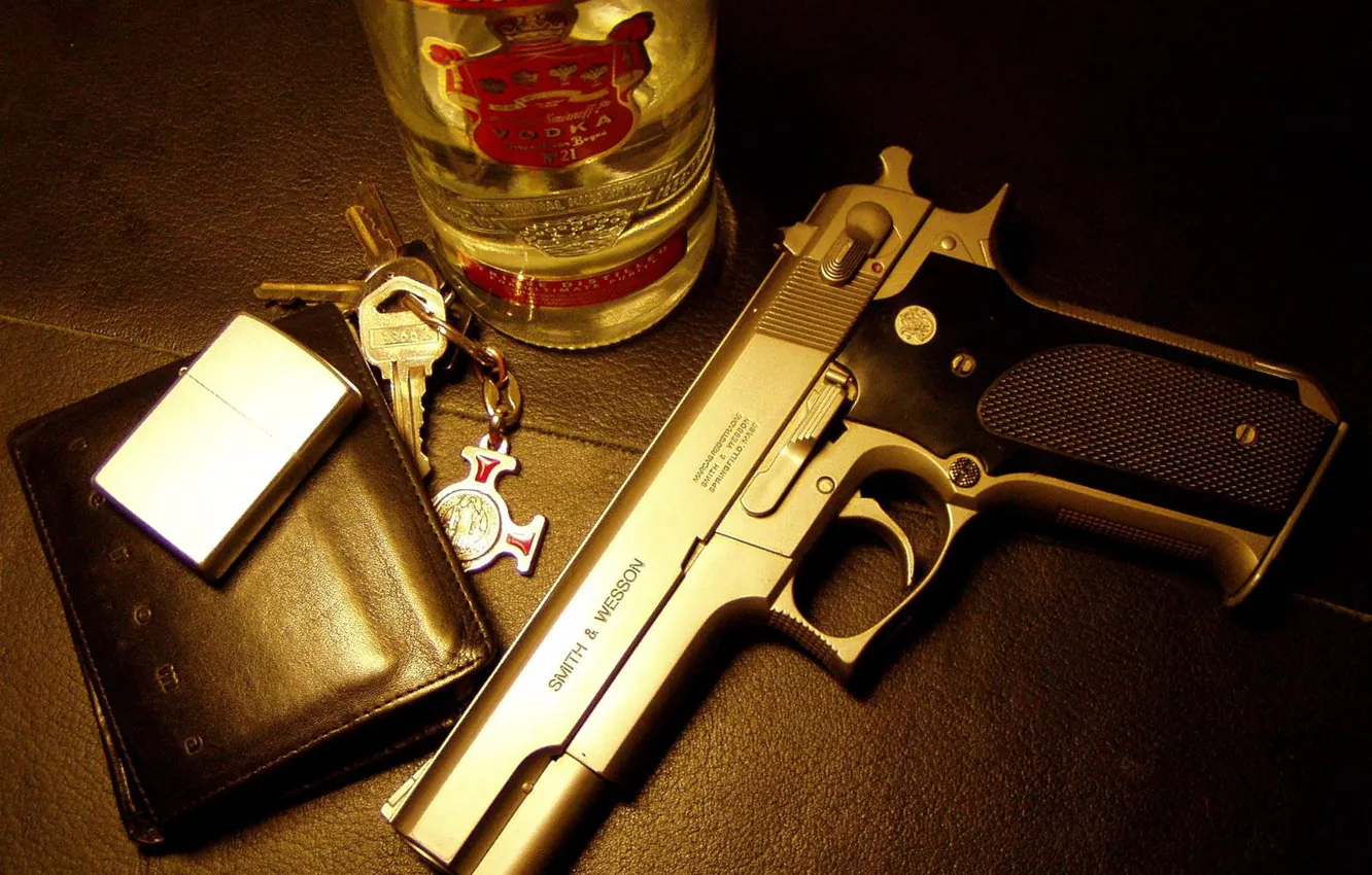 Фото обои пистолет, оружие, smirnoff