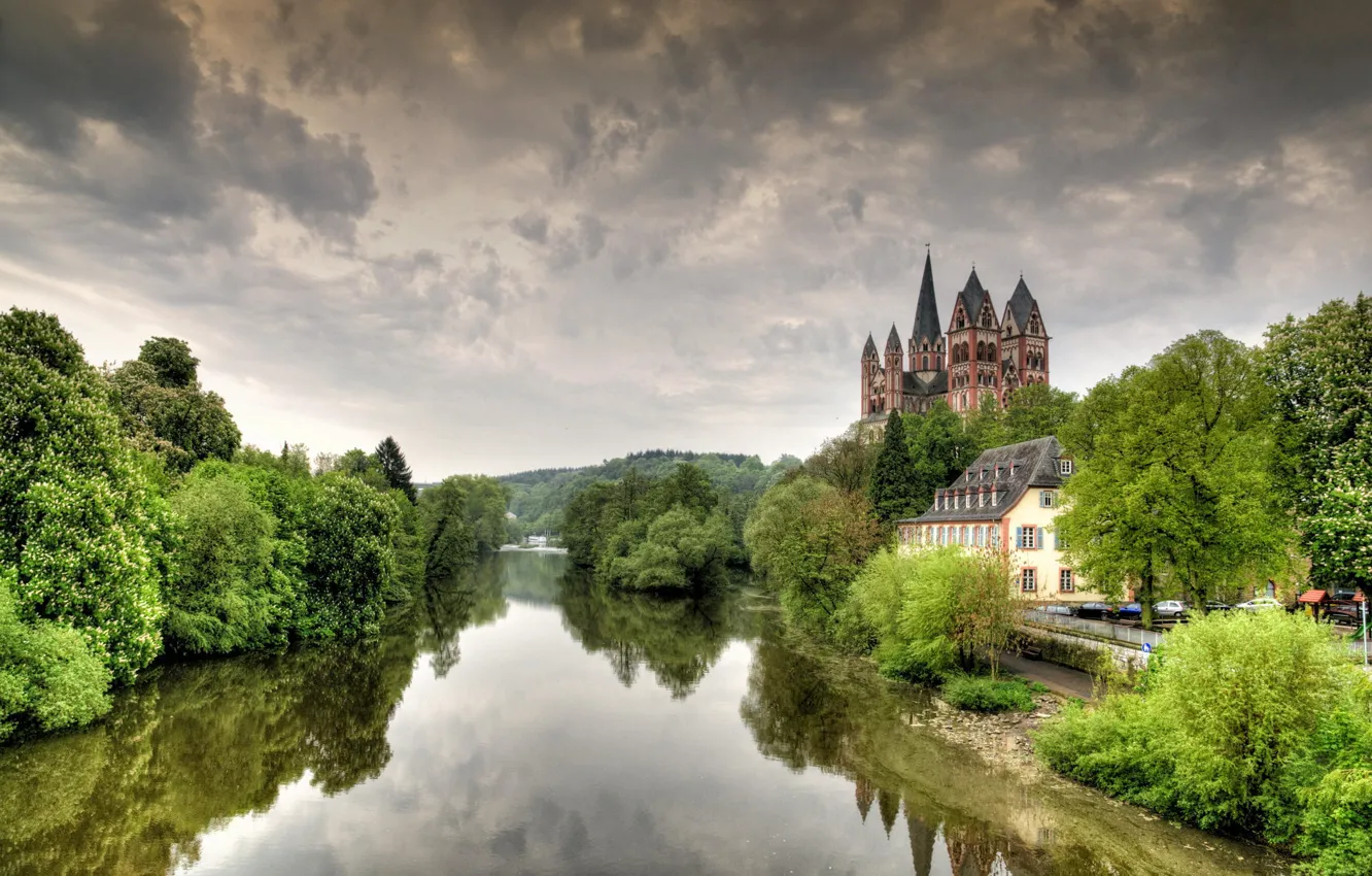 Фото обои деревья, замок, Германия, собор, Germany, городской пейзаж, Limburg, река Лена, Лимбург, Limburger Dom