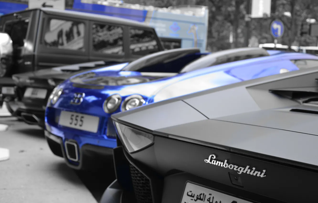 Фото обои синий, черный, Lamborghini, Bugatti, джип, парковка, Mercedes, Veyron, суперкар, бугатти, хром, мерседес, ламборджини, AMG, Black, …