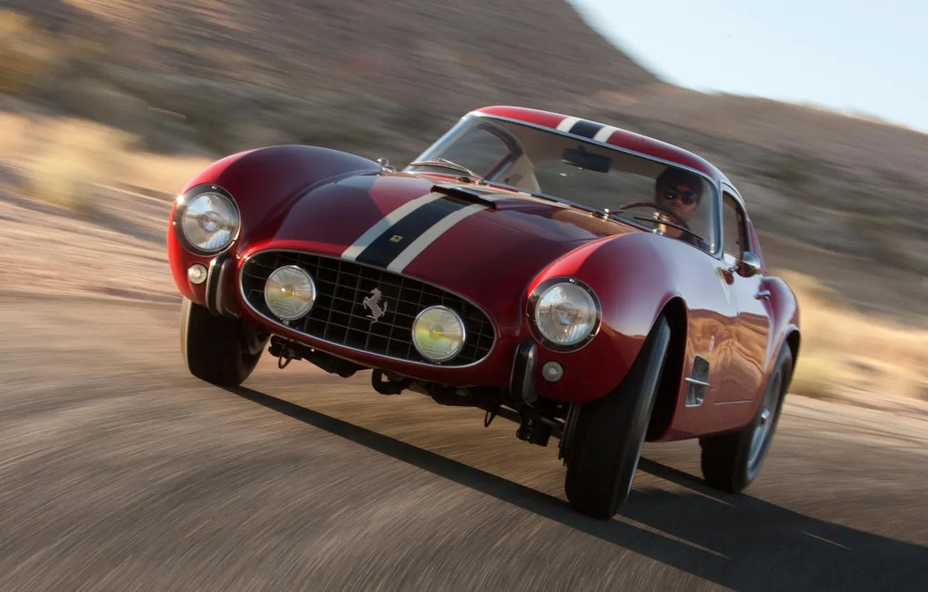 Фото обои красный, фон, поворот, Феррари, Ferrari, классика, передок, 1957, красивая машина, Berlinetta, 250 GT, 14 louver, …