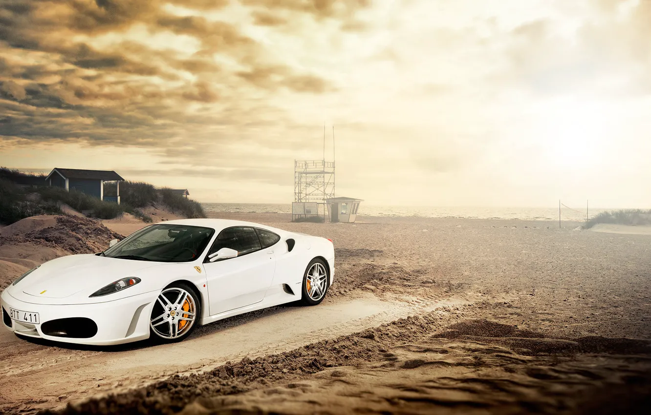 Фото обои песок, пляж, белая, Ferrari, white, феррари, блик, front, F-430