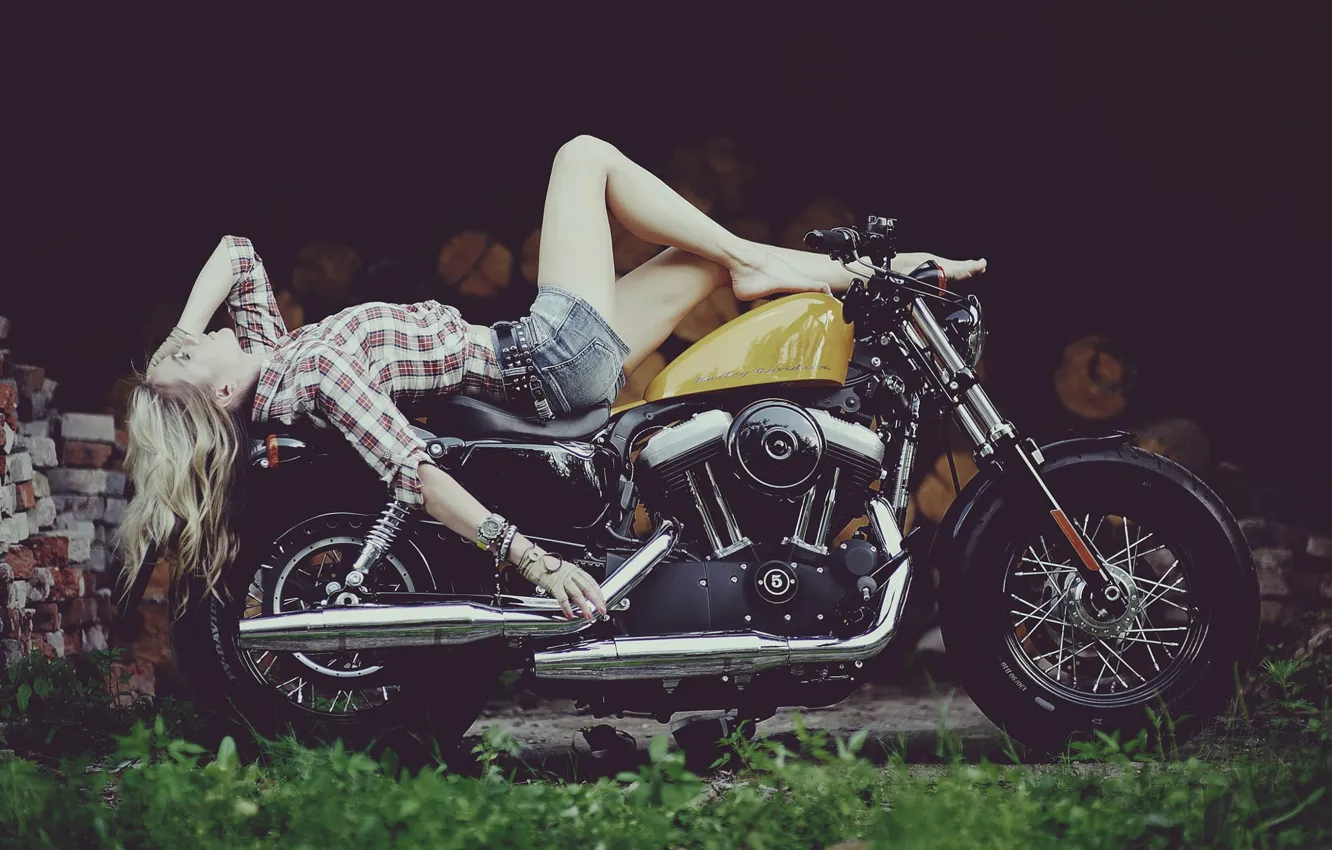 Фото обои девушка, Харлей, мотоцикл, Harley Davidson, байк, ножки, photo, Maxim Gurtovoy