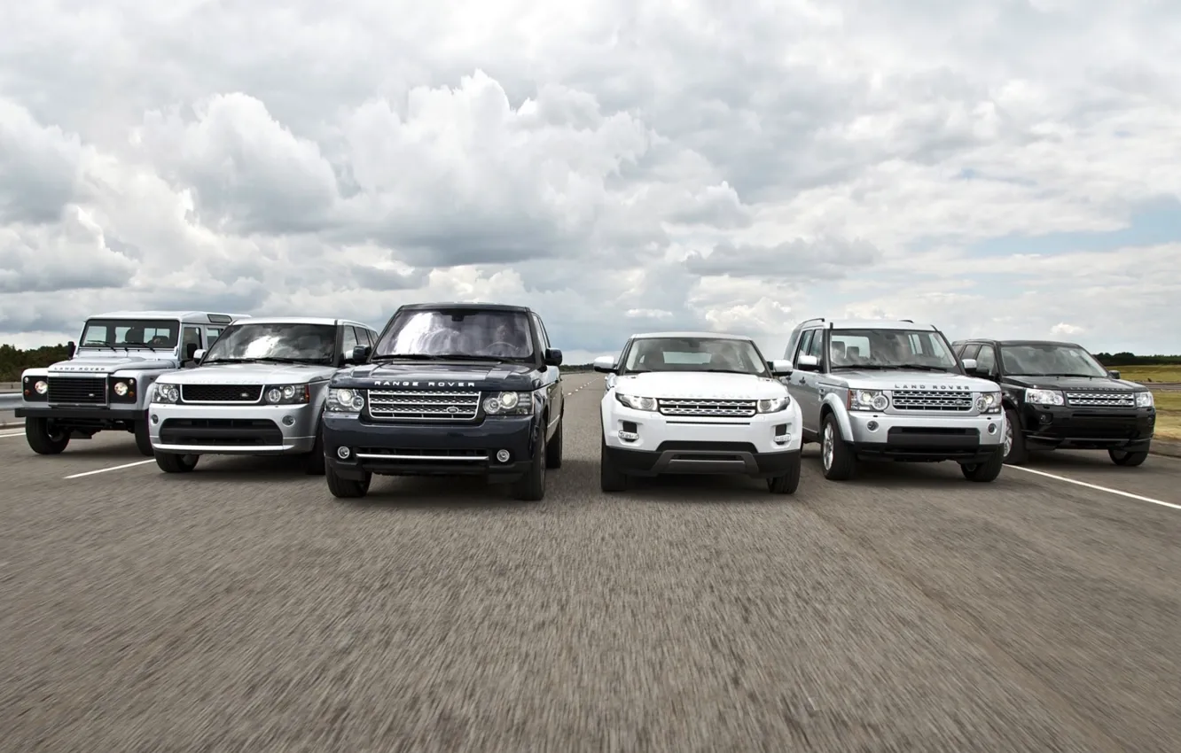 Фото обои небо, асфальт, Range Rover, аэродром, land rover, Range Rover Sport, Discovery, mixed, Evoque, дискавери, эвок, …