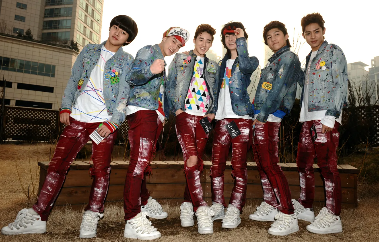 Фото обои джинсы, группа, кроссовки, k-pop, U-Kiss