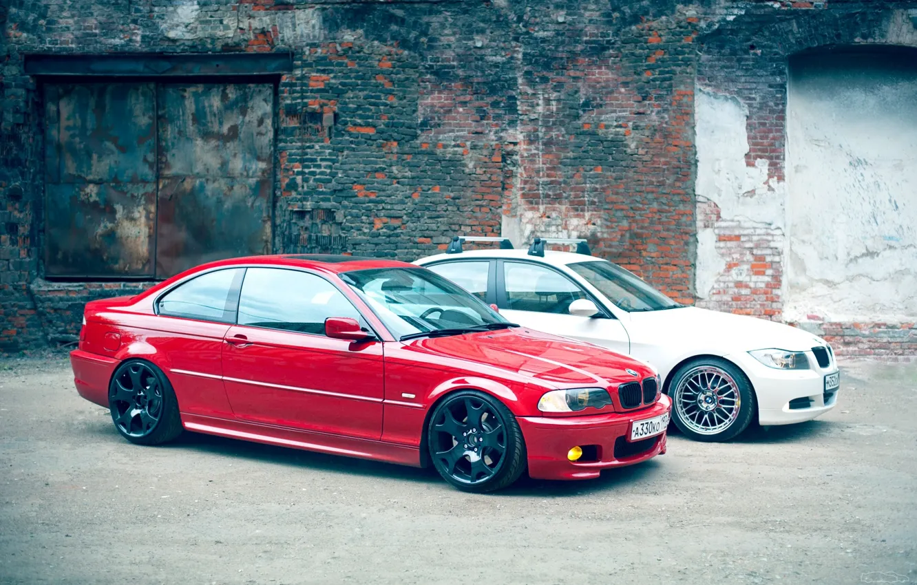 Фото обои BMW, белая, красная, e90, e46